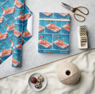 Papier Cadeau Flamant rose flottant avec un cocktail dans une pi