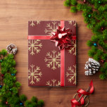 Papier Cadeau Flèches de neige Gold Red Christmas Holiday Cadeau<br><div class="desc">De beaux flocons de neige en faux or sur un arrière - plan rouge profond pour la saison des fêtes. Juste beau. Si élégant.</div>