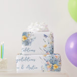 Papier Cadeau Fleur sauvage bleu Mariage/douche Félicitations<br><div class="desc">De magnifiques fleurs sauvages bleus aussi personnalisés avec les noms de mariés et de mariés. Conçu pour la douche nuptiale ou mariage,  anniversaire et autres.</div>