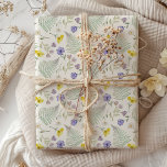 Papier Cadeau Fleur sauvage moderne chic Motif d'aquarelle<br><div class="desc">Voici un superbe design original et transparent d'aquarelle méticuleusement réalisé dans notre studio. Fleurs sauvages délicates et détails de fougères arrangés dans un motif sans couture,  parfait pour les mariages,  anniversaires,  anniversaires,  et au-delà.</div>