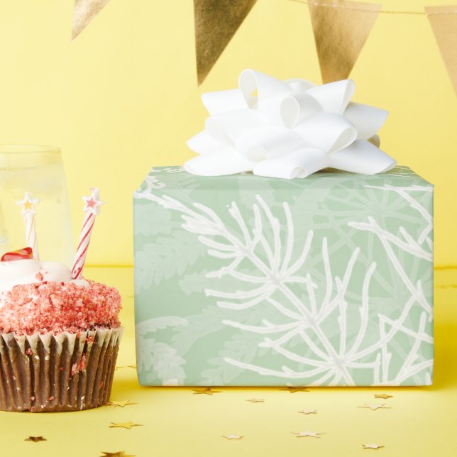 Papier Cadeau Fleurs blanches sur vert clair. (Fête d'anniversaire)