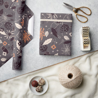Papier Cadeau Fleurs, glands, cônes de pin, étoiles sur gris