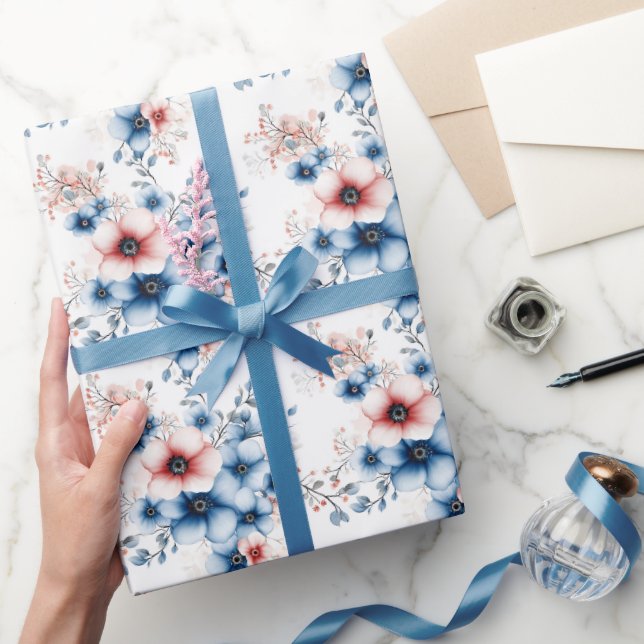 Papier Cadeau Fleurs rouges et bleues sur fond blanc (Cadeaux)