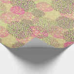 Papier Cadeau Floral moderne rose et vert<br><div class="desc">Un beau motif floral contemporain dans les tons rose et vert fait un joli papier d'emballage pour anniversaires,  mariages,  douches nuptiales,  cadeaux de remerciement et bien plus encore.</div>
