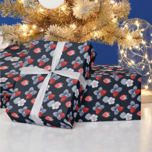 Papier Cadeau Fraises, Fleurs, Feuilles sur Fond Bleu Marine