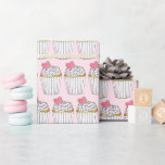 Papier Cadeau Gâteau de coeur rose Mariage Love Bakery Sucré<br><div class="desc">Il présente une illustration originale d'un cupcake surmonté d'un gel,  d'arrosages et d'un coeur rose. Cette conception est également disponible sur d'autres produits. Ne vois-tu pas ce que tu cherches ? Vous avez besoin d'aide pour la personnalisation ? Contactez Rebecca pour avoir quelque chose conçu pour vous, </div>