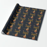 Papier Cadeau Gold Christmas Tree & Deer Dark Blue Personnalisé<br><div class="desc">Papier d'emballage de Noël personnalisé avec lettrage en or. Le texte dit "vous souhaitant un Noël magique [votre signature et votre(s) nom(s)]",  que vous pouvez customiser. Le design présente un arbre de Noël et un cerf de forêt dans les tons rose et or.</div>