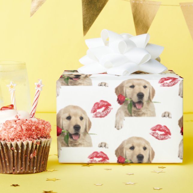 Papier Cadeau golden retriever avec rose et baisers (Fête d'anniversaire)