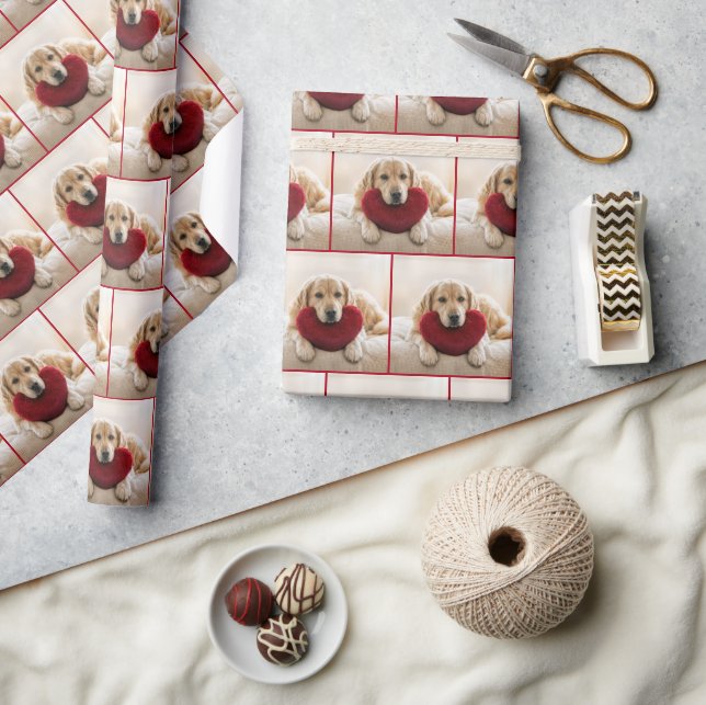 Papier Cadeau Golden Retriever With a Red Heart Pillow (Artisanat)