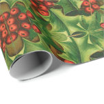 Papier Cadeau Green Holly Feuilles Red Berries Vintage Noël<br><div class="desc">Un motif vintage de feuilles verts saints et de leurs baies rouges,  convient pour envelopper un cadeau de Noël. Le saint est d'une vieille carte de voeux vintage de 1909,  publiée par Raphael Tuck & fils,  qui est maintenant dans le domaine public (source : TuckDB).</div>