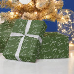Papier Cadeau Green Love Peace Joy Christmas Wrapper Paper<br><div class="desc">Papier d'emballage moderne de noël avec un arrière - plan vert avec le dicton festif "amour paix joie" éparpillé à travers elle.</div>