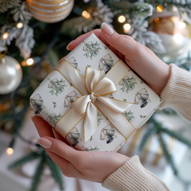 Papier Cadeau Gui de Noël et Clochettes d'Argent (Silver Bells and Mistletoe Christmas Wrapping Paper)