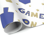 Papier Cadeau Hanoukka Wrapper Paper Chanukah JEU ON<br><div class="desc">Hanoukka "JEU Chanukah ON" Choisissez parmi 4 styles et 5 tailles de papier d'emballage. Profitez et merci de vous arrêter et de faire du shopping. Votre entreprise est très appréciée. Joyeux Hanoukka ! Vous aimeriez peut-être aussi mon numéro de cadeau correspondant, JEU ON.Vinyle: Papier à envelopperAssurez-vous que chaque cadeau que...</div>