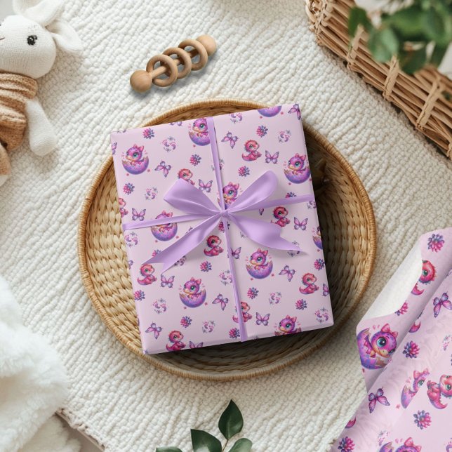 Papier Cadeau Hatching Bientôt Baby Baby shower Dinosaure rose (Baby Shower "Hatching Soon" Lavender Purple Cute Dinosaur Wrapping Paper)