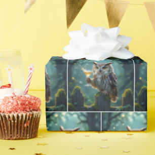 Papier Cadeau Hibou tenant un cocktail dans une forêt mystique