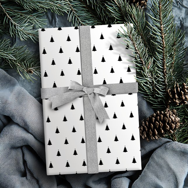 Papier Cadeau Hiver Noir Et Blanc Noël Arbre Vacances (Winter Black And White Christmas Tree Holiday Wrapping Paper)