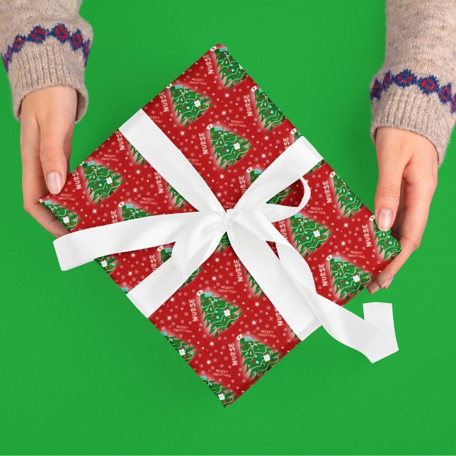 Papier Cadeau Infirmière Joyeux Noël Arbre Fond Rouge (Créateur téléchargé)