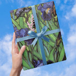 Papier Cadeau Irises de Vincent van Gogh, Jardin Vintage<br><div class="desc">Irises (1889) de Vincent van Gogh est une peinture vintage à fleurs de paysage de post impressionnisme d'art, représentant un jardin aux iris à barbe violet poussant par des pavots orange. Une seule fleur d'iris blanc fleurit au bord. À propos de l'artiste : Vincent Willem van Gogh (1853-1890) fut l'un...</div>