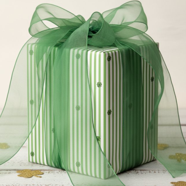 Papier Cadeau Irish Green White Stripes Pattern (Elegant St Patrick's Day Pinstripe Wrapping Paper. Green White Thin Striped Pattern, Lucky Shamrock)