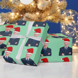 PAPIER CADEAU JOE BIDEN PORTANT SANTA HAT WRAPPING PAPIER