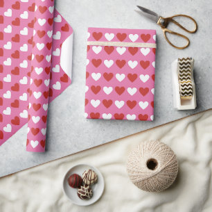 Papier Cadeau Joli Chic Cœurs Rouges et Blancs sur Fond Rose