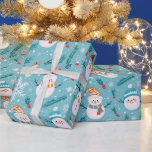 Papier Cadeau Joli Snowmen Snowflakes Green Christmas<br><div class="desc">Donnez vie à l'esprit festif avec ce charmant papier d'emballage vert de Noël. L'arrière - plan vert vif prépare le terrain pour un motif moderne et amusant, avec d'adorables bonhomme de neige, des flocons de neige délicats et une végétation luxuriante. Les éléments colorés des ornements de Noël et les baies...</div>