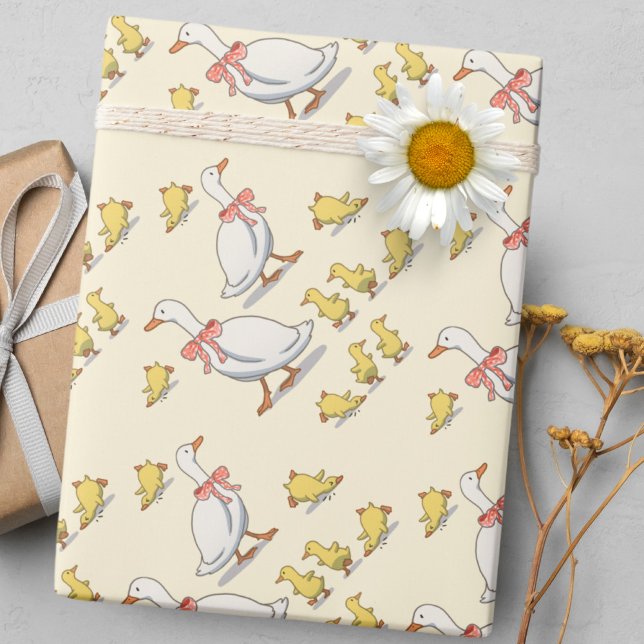 Papier Cadeau Jouer Jaune Ducky New Baby Celebration (Playful Yellow Ducky New Baby Celebration Wrapping Paper)