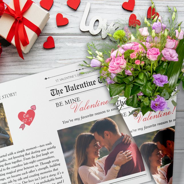 Papier Cadeau Journal de la Saint-Valentin Notre histoire d'amou (Valentine's Day Newspaper Our Love Story Flower Wrapping Paper)