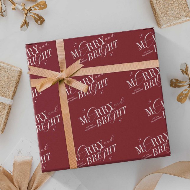 Papier Cadeau Joyeux & Rouge brillant Script élégant Noël modern (Elegant merry & bright red and white Christmas wrapping paper with space for your name)