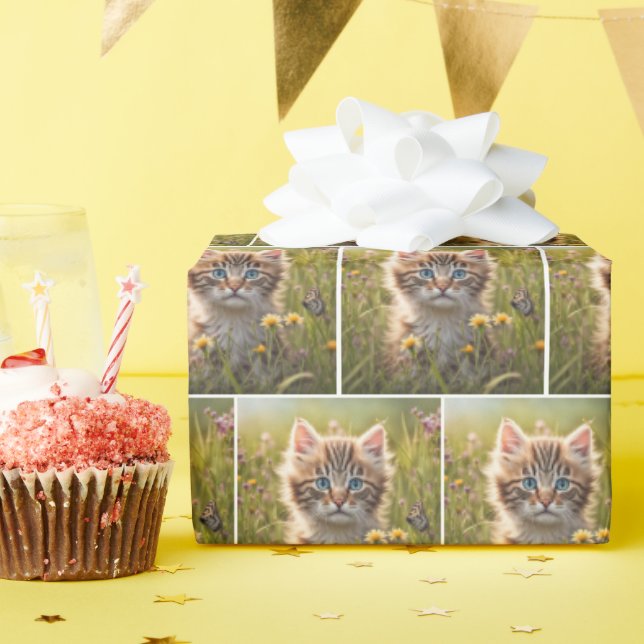 Papier Cadeau Kitten et papillon dans la prairie (Fête d'anniversaire)