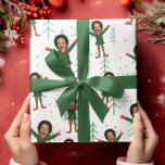 Papier Cadeau Le visage et le nom de l'enfant Elf Christmas Funn<br><div class="desc">Enveloppez vos cadeaux avec un tour hilarant ce Noël en utilisant notre papier d’emballage personnalisable qui met le visage de votre enfant sur le corps d’un elfe! Ce design ludique et ludique est parfait pour ajouter de la joie à la saison des fêtes. Il suffit de télécharger une photo de...</div>
