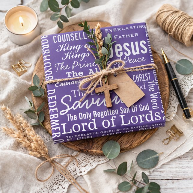 Papier Cadeau Les Beaux Noms de Jésus pourpre (Créateur téléchargé)