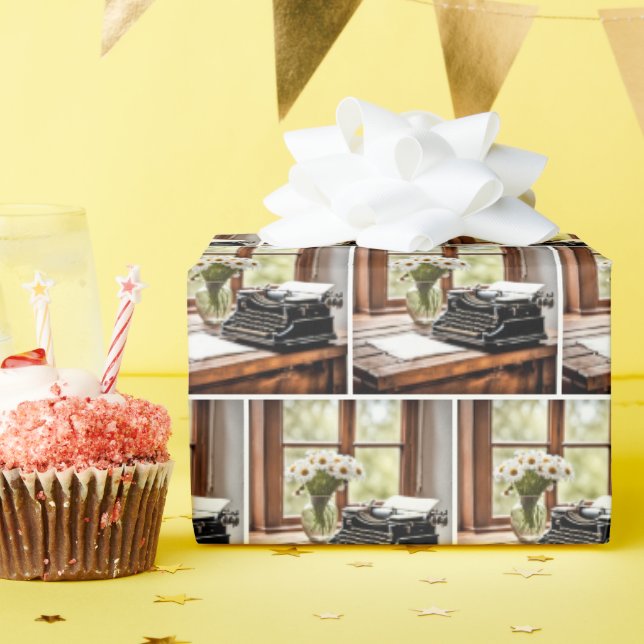 Papier Cadeau Machine à écrire manuelle rétro avec marguerites (Fête d'anniversaire)