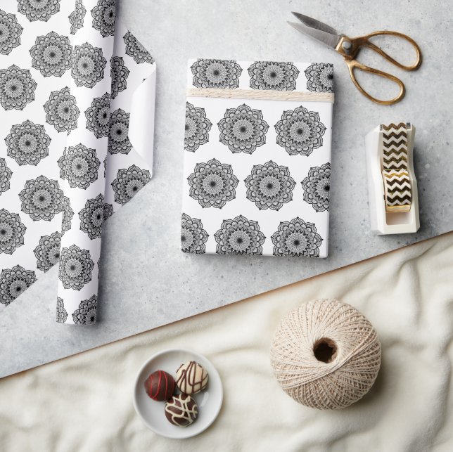 Papier Cadeau Mandala noir sur fond blanc (Artisanat)