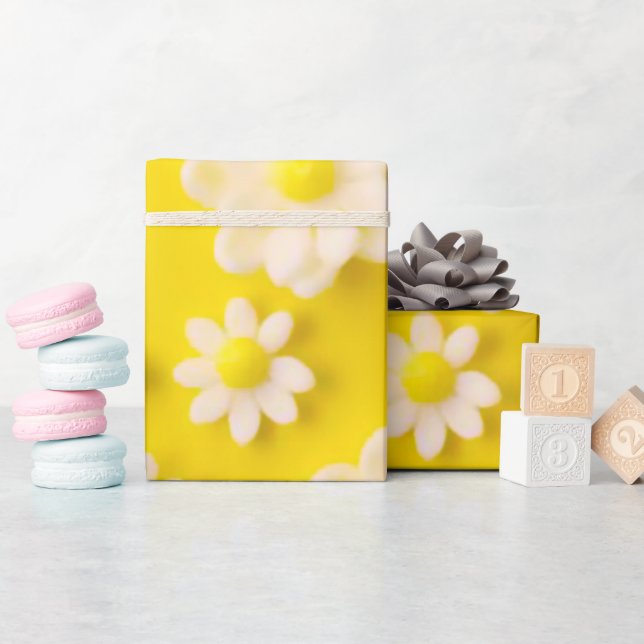 Papier Cadeau Marguerites avec un arrière - plan jaune (Baby Shower)