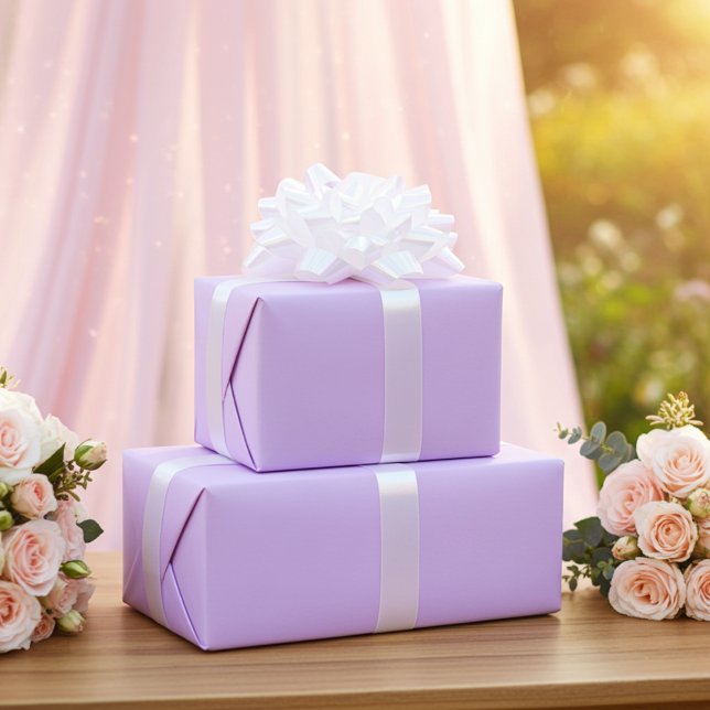 Papier Cadeau Mariage de lavande rose (Close up of two pink lavender wrapped presents)