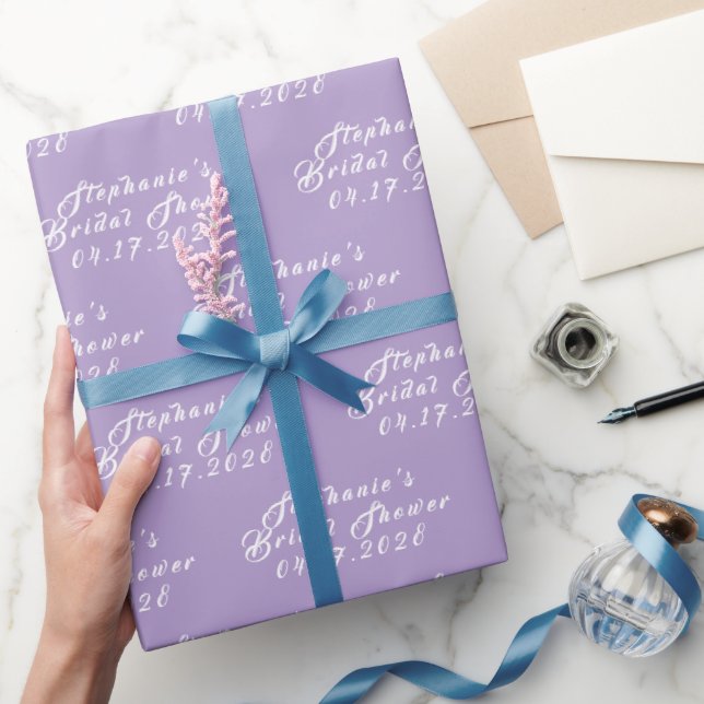 Papier Cadeau Mariage moderne à motif de lilas violet  (Cadeaux)