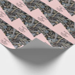Papier Cadeau Mariage sur la plage de Dritwood<br><div class="desc">Si vous avez besoin d'aide pour customiser ce design,  n'hésitez pas à utiliser le bouton de demande de ce concepteur,  juste en dessous de ce texte. Un design pour une plage de mariage fluvial. Une bannière rose et une photo de cailloux de plage,  des galets accompagnés de bois dérive.</div>
