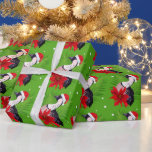 Papier Cadeau Mele Kalikimaka Nene Goose Hawaiian Christmas Bird<br><div class="desc">Père Noël surfe pour vous souhaiter un Mele Kalikimaka, avec des cadeaux emballés dans du papier de style hawaïen. Ce motif festif d'une oie nénée en rouge et vert traditionnel prend un tour fantaisiste avec un petit casquette elfe et une fleur poinsettia. Des vacances sur l'île vous attendent avec ce...</div>