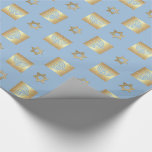 Papier Cadeau Ménorah d'or et étoile de David Fêtes juives<br><div class="desc">Gold Foil Star de David et Menorah design Hanoukka,  Rosh Hashanah,  Pâque,  N'importe quel papier cadeau de célébration juive. Cartes de correspondance,  invitations de fête et cadeaux disponibles dans la catégorie Jours fériés / Hanoukka de notre magasin.</div>