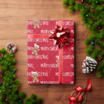 Papier Cadeau MERRY CHRISTMAS Texte Avec L'Homme En Pain D'Épice<br><div class="desc">White MERRY CHRISTMAS texte avec l'homme en pain d'épices et des flocons de neige sur l'arrière - plan rouge. Le texte peut être modifié. La couleur Arrière - plan peut être modifiée.</div>