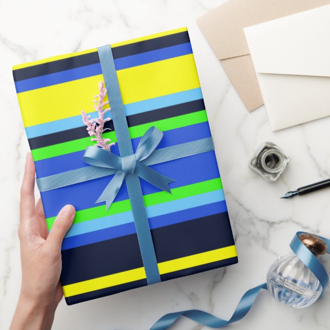 Papier cadeau moderne rayé bleu, citron vert et ja (Cadeaux)