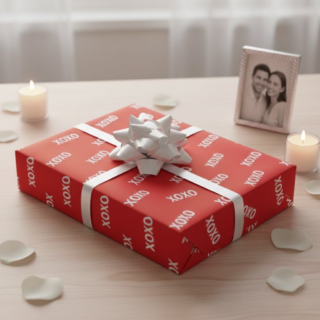 Papier Cadeau Moderne XOXO Rouge & Blanc Saint-Valentin (Modern XOXO Red & White Valentine’s Day Wrapping Paper)