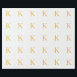 Papier Cadeau Monogramme initial or or blanc couleur personnalis<br><div class="desc">Conçu avec modèle texte pour une initiale monogrammée que vous pouvez customiser! Vous pouvez également modifier les couleurs à votre gré.</div>