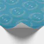 Papier Cadeau Monogramme ovale de feuilles en argent sur l'aquar<br><div class="desc">Feuilles dessinées à la main couples monogramme d'art cadeau emballage papier. Simples motifs de couronnes feuilles ovales enveloppant vos propres couples d'initiales monogrammes en argent et blanc sur un aqua turquoise ou changez votre choix de couleur. D'autres couleurs et objets correspondants sont disponibles. © Dessin et dessin original de la...</div>