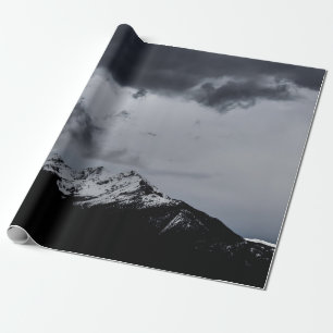 PAPIER CADEAU MONTAGNE DE NEIGE SOUS DES NUAGES DRAMATIQUES