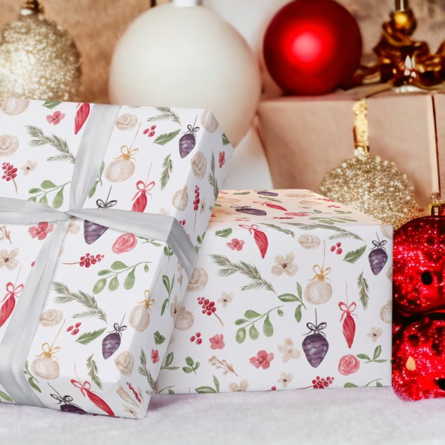 Papier Cadeau Motif d'aquarelle à fleurs de Noël rustique (Rustic Christmas floral bauble watercolor pattern Wrapping Paper on white)