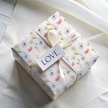 Papier Cadeau Motif d'aquarelle moderne Pastel Fleur sauvage<br><div class="desc">Présentant un design d'aquarelle original et transparent,  minutieusement façonné dans le domaine créatif de notre studio. De délicieux fleurs sauvages arrangés dans un motif enchanteur et transparent,  ce qui en fait l'endroit idéal pour les mariages,  les anniversaires,  les anniversaires et au-delà.</div>