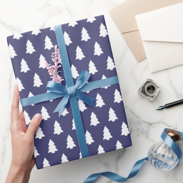 Papier Cadeau Motif d'arbre de Noël blanc bleu de la marine (Cadeaux)