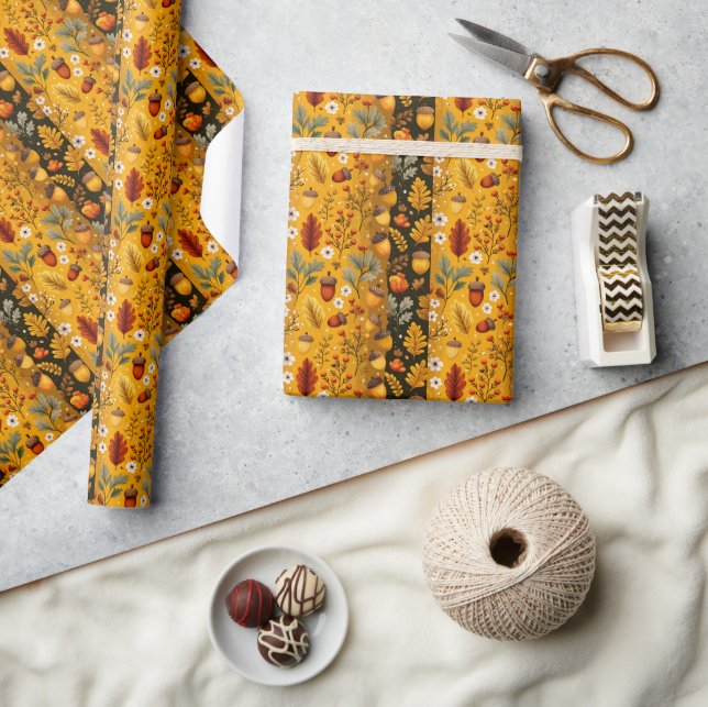 Papier Cadeau Motif d'automne avec glands, fleurs blanches  (Artisanat)